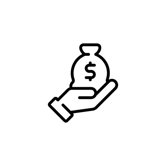 Auf dem Bild ist ein Symbolfoto für das Thema Finanzierung zu sehen. Es zeigt eine Hand auf der ein Sack zu sehen ist, mit einem Währungsformat raufgedruckt.